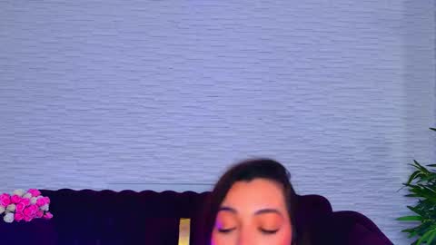 Snapshot of mollydolley chatting on February 19, 9:44 pm Julia online show from February 19, 9:44 pm