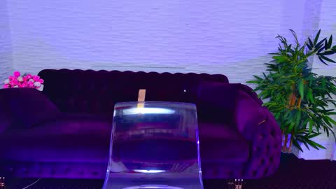 Snapshot of mollydolley chatting on February 25, 9:35 pm Julia online show from February 25, 9:35 pm