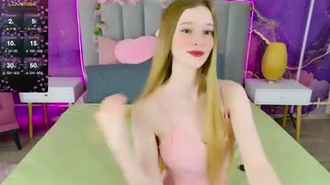 mollydollzz online show from June 19, 12:42 pm