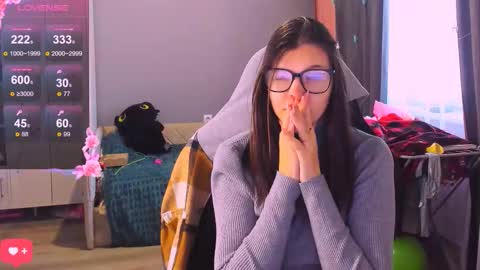  KIRA  online show from February 3, 2:53 am