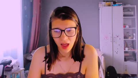  KIRA  online show from May 29, 5:27 am
