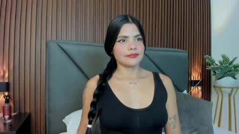 Snapshot of mollylove_ chatting on February 19, 7:43 pm mollylove_ online show from February 19, 7:43 pm