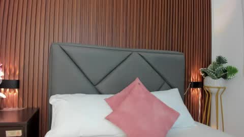 Snapshot of mollylove_ chatting on April 27, 6:50 pm mollylove_ online show from April 27, 6:50 pm