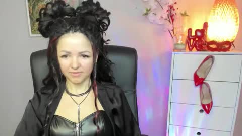 Molly online show from February 3, 7:57 am