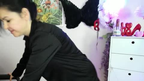 Molly online show from March 10, 7:13 am