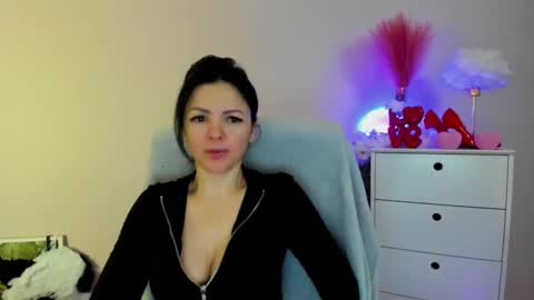 Molly online show from March 25, 7:47 am