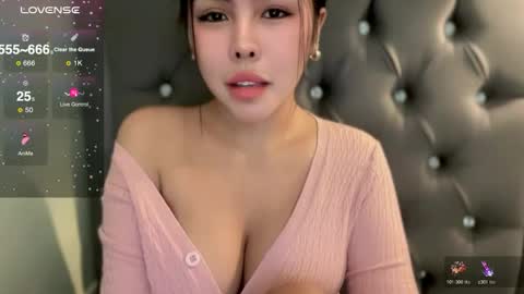 Snapshot of mollysky_smith chatting on October 28, 4:27 am molly online show from October 28, 4:27 am