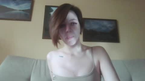 Snapshot of mollystouch chatting on April 1, 12:39 pm Amely online show from April 1, 12:39 pm