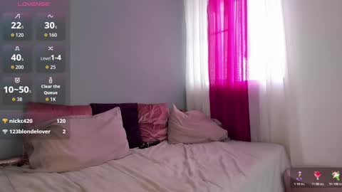 Molly online show from February 9, 4:00 pm