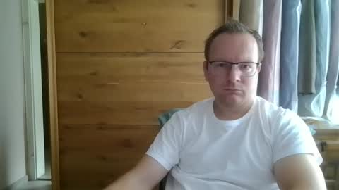Snapshot of molnarzsolt chatting on October 1, 8:42 am molnarzsolt online show from October 1, 8:42 am