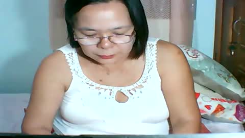 mombastic55 online show from May 23, 10:08 am