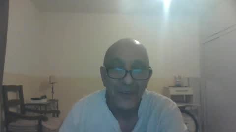 Snapshot of moment71200 chatting on January 7, 8:52 pm moment71200 online show from January 7, 8:52 pm