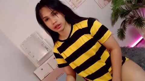 Snapshot of momi_khem019 chatting on September 22, 7:10 am MOMIKHEM online show from September 22, 7:10 am