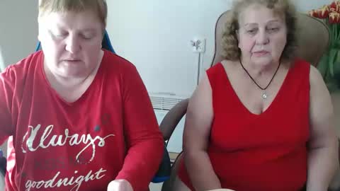 Snapshot of mommy99x chatting on March 11, 10:32 am Mommy99X online show from March 11, 10:32 am