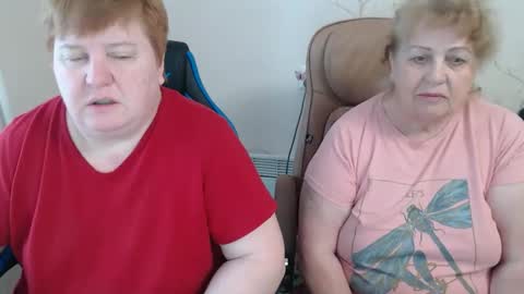 Snapshot of mommy99x chatting on March 18, 8:39 am Mommy99X online show from March 18, 8:39 am