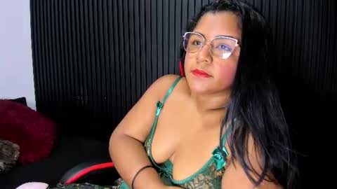 Snapshot of mommy_huge_ass chatting on July 31, 1:21 pm Victoria online show from July 31, 1:21 pm