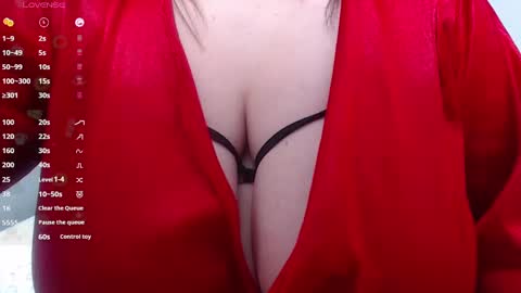 Snapshot of mommyissuess_ chatting on February 12, 11:41 pm Daphne  online show from February 12, 11:41 pm