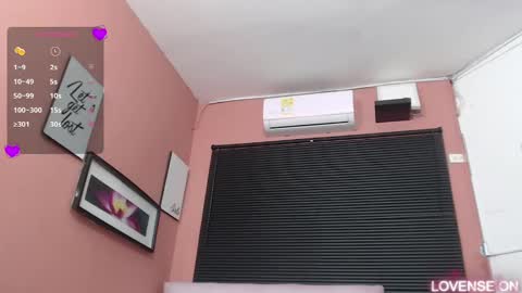 Snapshot of mommyissuess_ chatting on March 8, 7:42 pm Daphne  online show from March 8, 7:42 pm