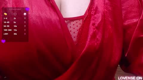 Snapshot of mommyissuess_ chatting on March 11, 11:26 pm Daphne  online show from March 11, 11:26 pm