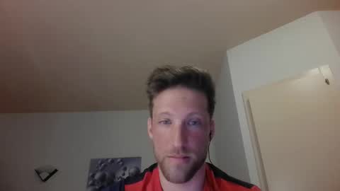 Snapshot of moms_little_monster chatting on December 16, 3:54 pm moms_little_monster online show from December 16, 3:54 pm