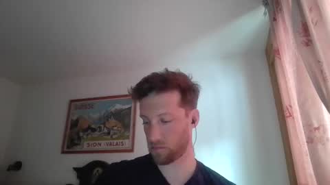 Snapshot of moms_little_monster chatting on December 18, 2:38 pm moms_little_monster online show from December 18, 2:38 pm