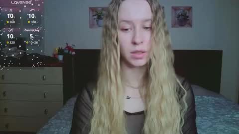 Snapshot of mona__liza chatting on February 10, 1:48 pm Mona online show from February 10, 1:48 pm