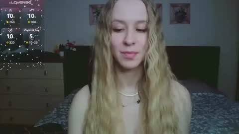 Snapshot of mona__liza chatting on February 11, 3:17 pm Mona online show from February 11, 3:17 pm