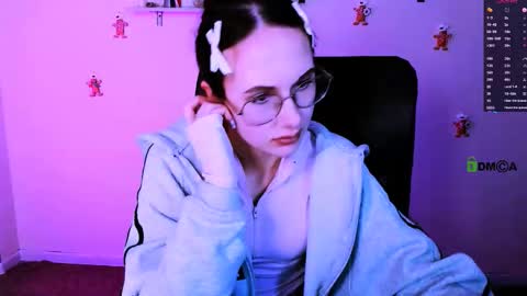 Mona  online show from January 18, 9:18 pm