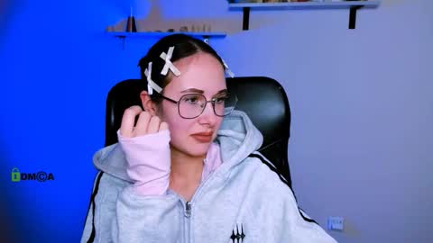 Mona  online show from January 31, 8:40 pm