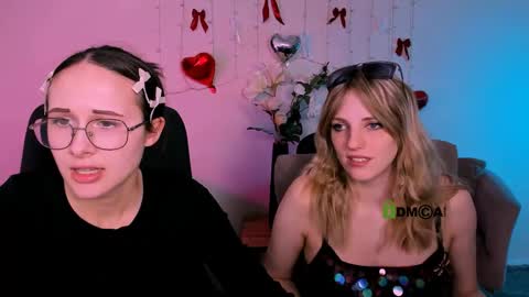 Mona  online show from April 13, 7:08 pm