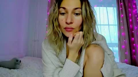 Mona online show from December 18, 7:47 am