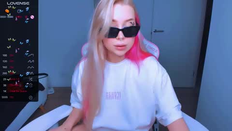   online show from March 11, 3:12 pm