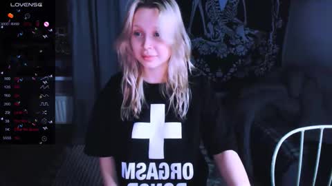 Snapshot of monalauu chatting on February 15, 5:20 pm online show from February 15, 5:20 pm