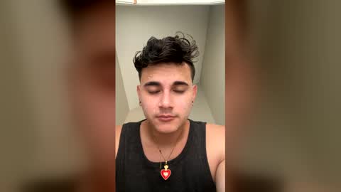 Snapshot of monchito88 chatting on May 23, 8:57 pm monchito88 online show from May 23, 8:57 pm