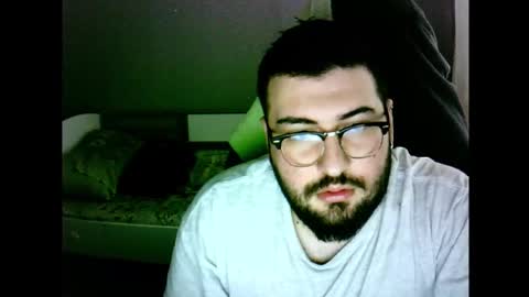 Snapshot of moneyman__24 chatting on December 10, 7:05 am Mert online show from December 10, 7:05 am