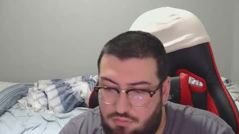 Snapshot of moneyman__24 chatting on February 15, 12:59 am Mert online show from February 15, 12:59 am