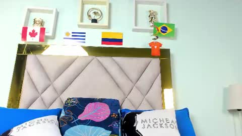 monic_sanders online show from July 11, 3:20 am