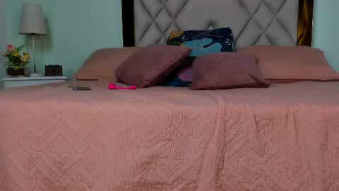 monic_sanders online show from July 16, 3:45 am