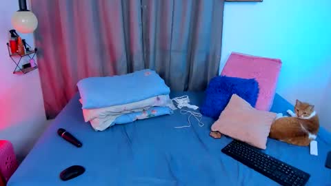 aleja      independent model       online show from February 7, 2:15 am