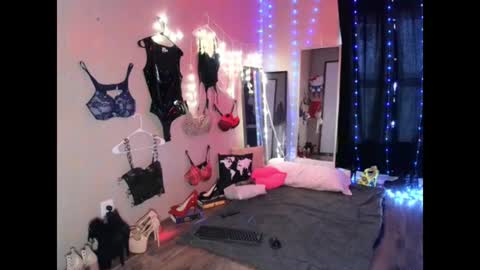 Snapshot of monica_lily chatting on June 30, 1:56 pm Monica online show from June 30, 1:56 pm