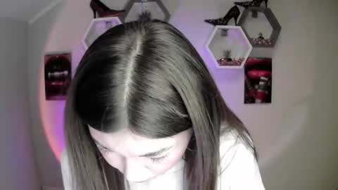 sweet girl and shine body online show from September 18, 7:10 am