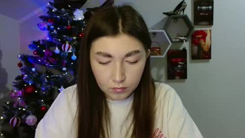 Snapshot of monica_sweets chatting on November 26, 10:05 am sweet girl and shine body online show from November 26, 10:05 am
