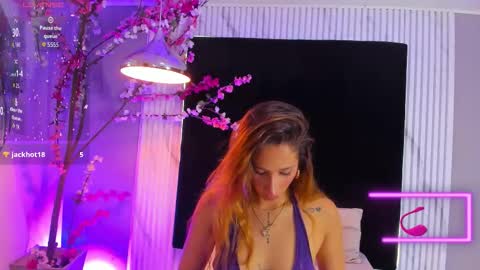 MONIK FOX online show from November 4, 8:08 pm