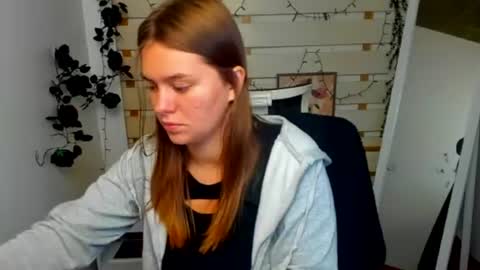 Monika online show from July 10, 3:25 pm