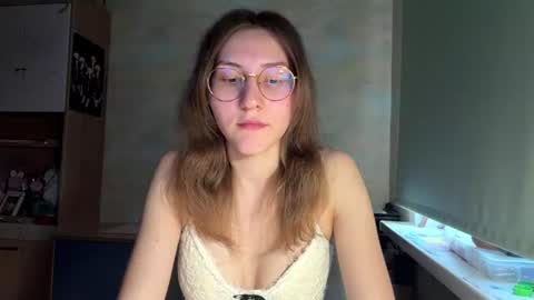 Snapshot of monikakotts chatting on June 9, 4:29 pm Mia online show from June 9, 4:29 pm