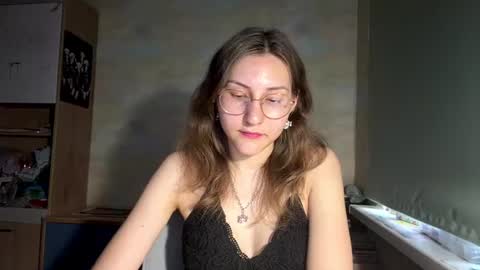 Snapshot of monikakotts chatting on June 15, 4:42 pm Mia online show from June 15, 4:42 pm