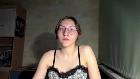 Snapshot of monikakotts chatting on June 16, 7:27 pm Mia online show from June 16, 7:27 pm