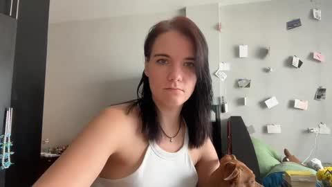 Snapshot of moniquerinn chatting on May 8, 7:03 am Rose online show from May 8, 7:03 am