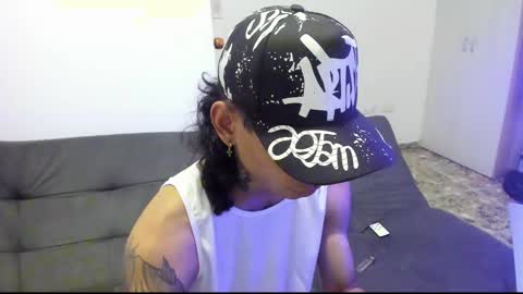 Snapshot of monkeyd_66 chatting on December 11, 10:47 am monkeyd_66 online show from December 11, 10:47 am