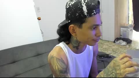 Snapshot of monkeyd_66 chatting on December 11, 4:53 pm monkeyd_66 online show from December 11, 4:53 pm